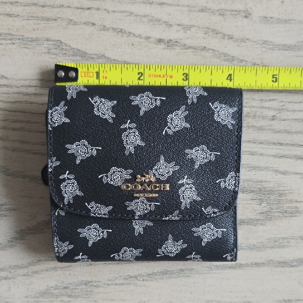 NWOT COACH Black Leather Trifold Wallet Black With White Floral Print - Picture 7 of 10